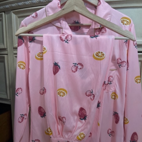 Pajama set - Picture 3 of 3